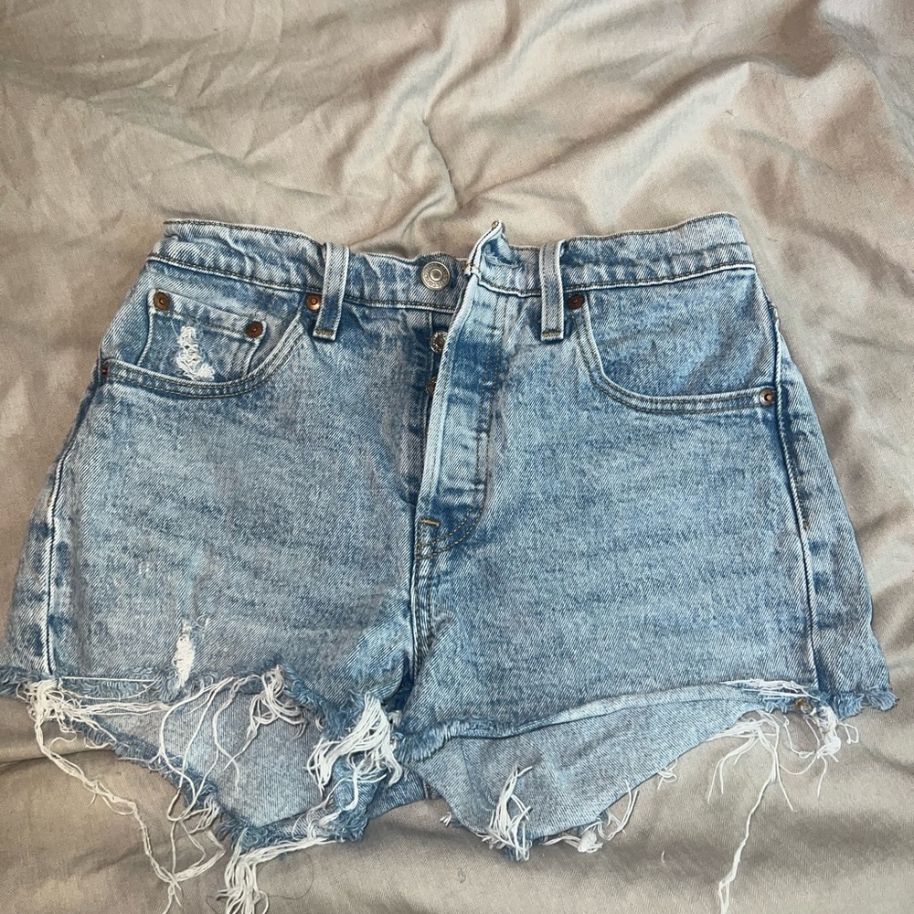 501 levi shorts- marble blue